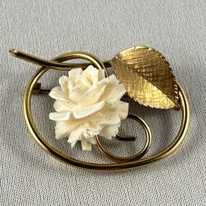 Vintage Wells gold filled brooch with ivory resin rose